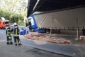 LKW blieb unter Bruecke haengen Koeln Ehrenfeld Innere Kanalstr Hornstr P111